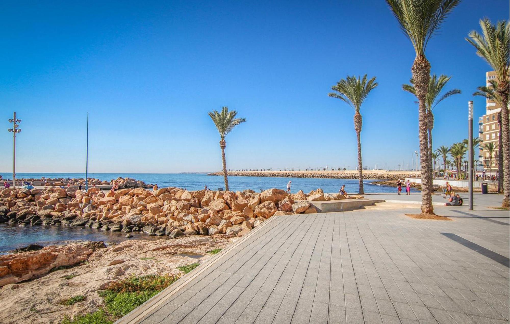 Nice Apartment In Torrevieja With Wifi エクステリア 写真